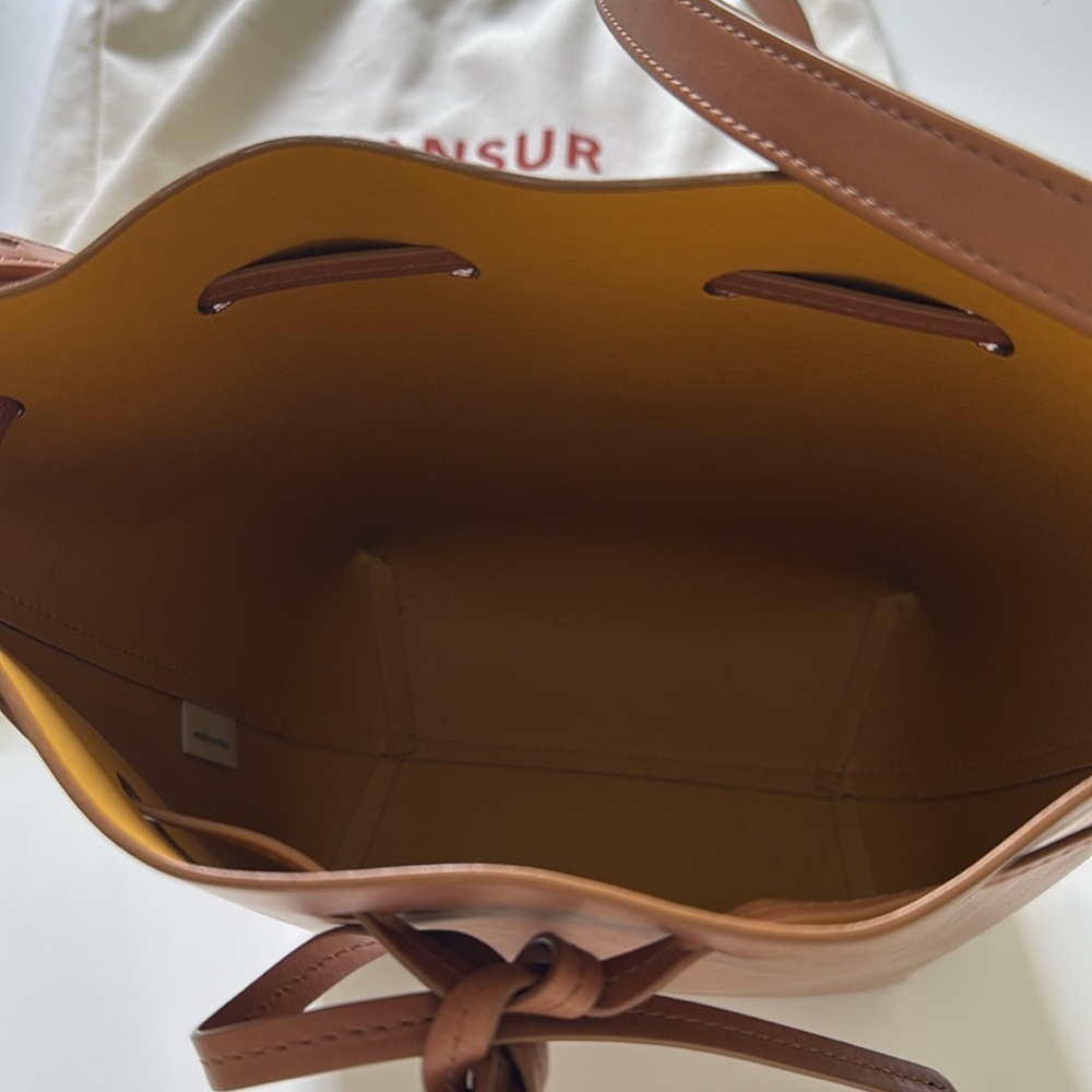 NWOT Mansur Gavriel Bucket Bag in Camel, vegan - Picture 4 of 6
